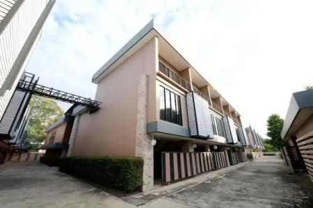 OYO 477 Sriracha And Spa - 16