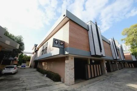 OYO 477 Sriracha And Spa - 8