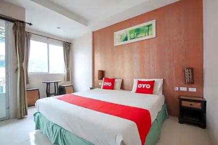 OYO 75321 Gemma Patong - 58
