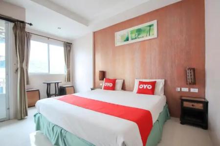 OYO 75321 Gemma Patong - 63