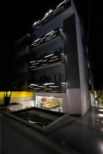 STAY INN - 18