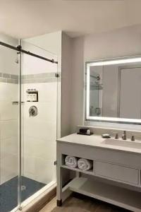 Maren Fort Lauderdale Beach, Curio Collection By Hilton - 98