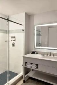 Maren Fort Lauderdale Beach, Curio Collection By Hilton - 68