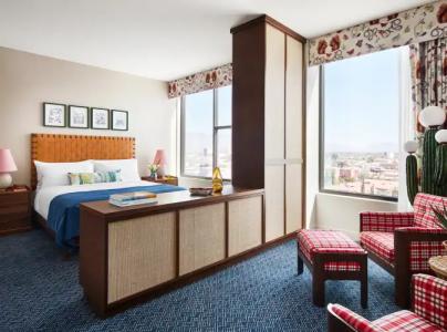 Graduate by Hilton Tucson - 8