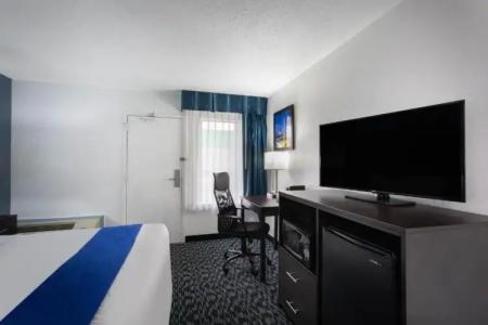 Baymont by Wyndham Charlotte University - 20