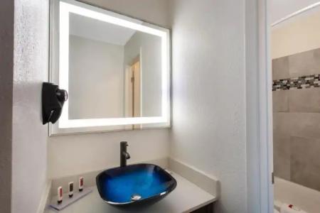 Baymont by Wyndham Charlotte University - 26