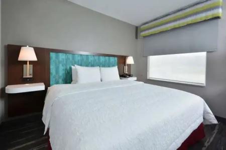 Hampton Inn & Suites Charlotte North I 485 - 3