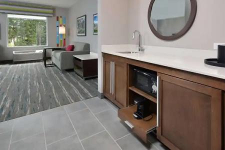 Hampton Inn & Suites Charlotte North I 485 - 17