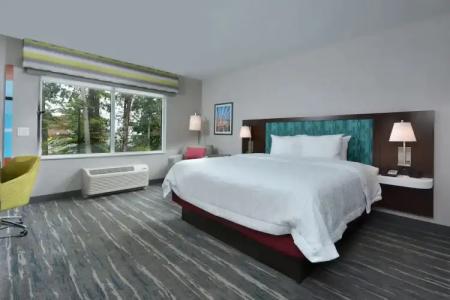 Hampton Inn & Suites Charlotte North I 485 - 5
