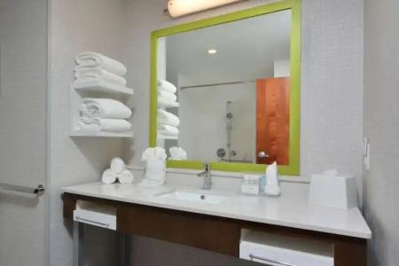 Hampton Inn & Suites Charlotte North I 485 - 8