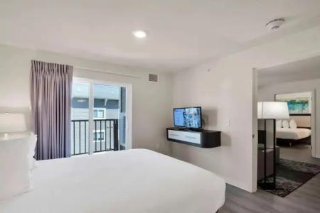 Waterwalk Charlotte Arrowood - 48