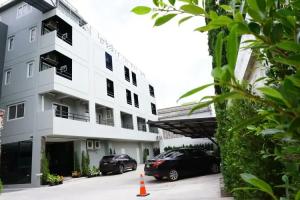 B-Black Hotel Chonburi, Chonburi