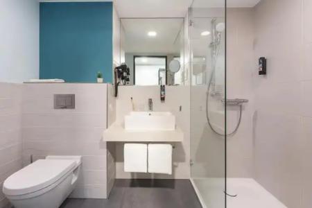 ibis Duesseldorf Airport - 8