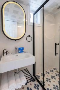 KIANA KALEİÇİ - 111