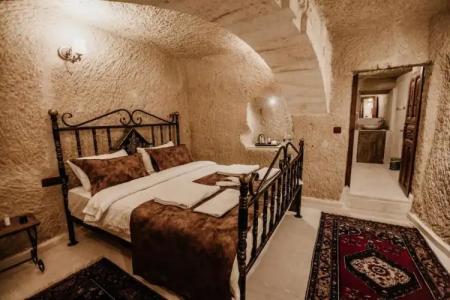 Romantic Cave - 24