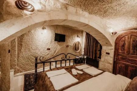 Romantic Cave - 31