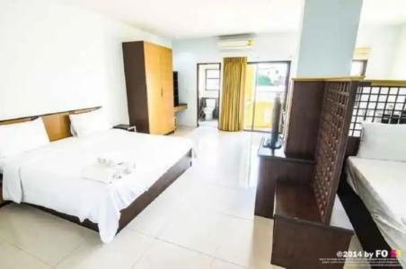 AJ Residence - 102