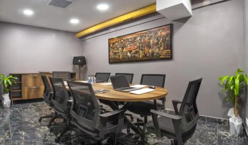 Bossuite Business - 23