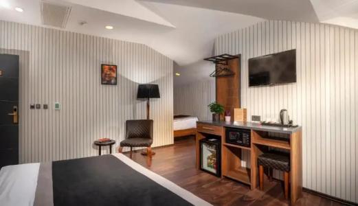 Bossuite Business - 41