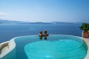 Pezoules of Hotel, Oia