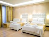 Standard Triple room with sea view