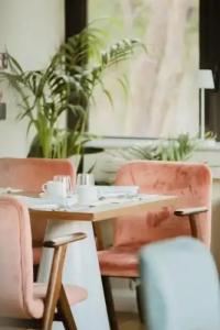 The Bold Type, a Member of Designs - 21