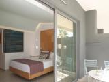 2 Bedrooms Royal room with garden view