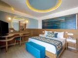 Deluxe Double Club room with view