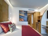 2 Bedrooms Accessible Roll-In Shower room
