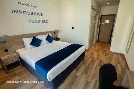 Grand Kingsgate Waterfront By Millenniums - 75