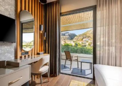 Unique Life Style - 103