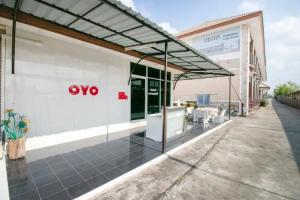 OYO 75390 Sunee Place Hotel, Rayong