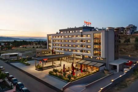Ramada by Wyndham Izmir Aliaga - 1