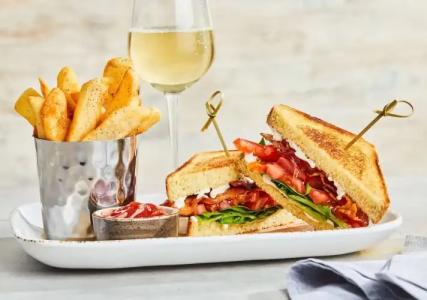 Courtyard by Marriott Charlotte Waverly - 4