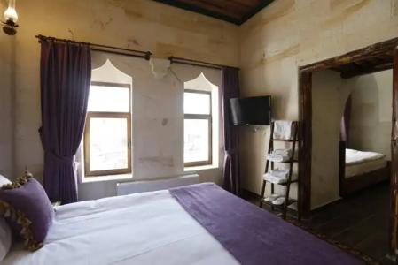 Ada Cave Suites - 100