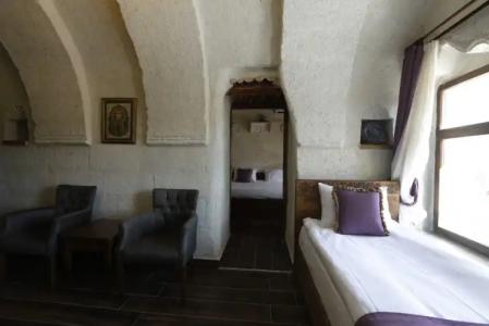 Ada Cave Suites - 104