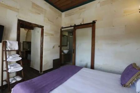 Ada Cave Suites - 101