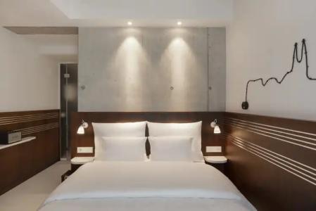 Ruby Ella Cologne - 13