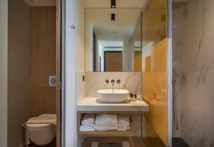 Hyperion City & Spa - 213