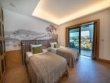 Family Pool Access via Stairs room