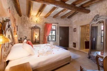 Elysion Cave Suites - 70