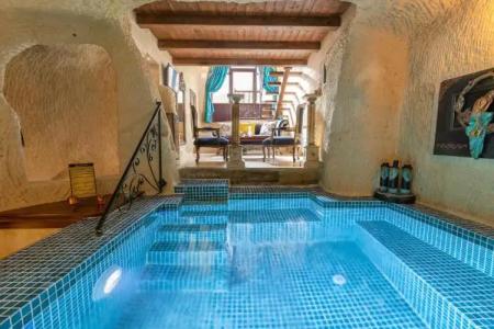 Elysion Cave Suites - 89