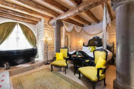 Elysion Cave Suites - 79