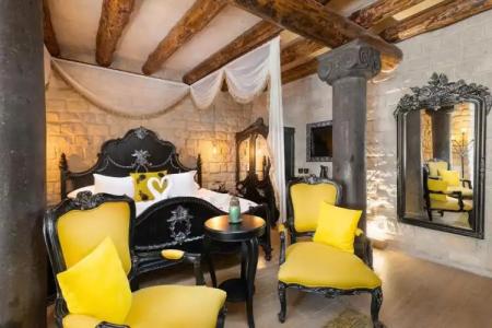 Elysion Cave Suites - 86