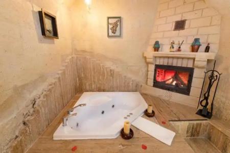 Elysion Cave Suites - 80