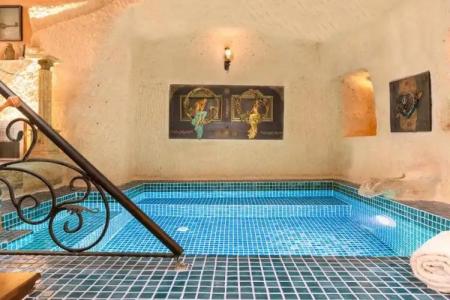 Elysion Cave Suites - 93