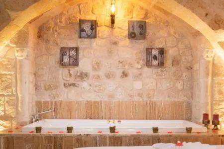 Elysion Cave Suites - 106