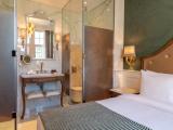 Deluxe Double room with street view