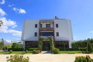 White Palace Hotel, Gjirokaster