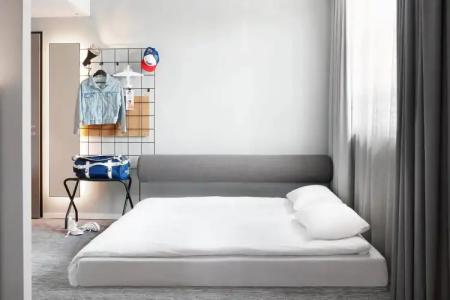 Moxy Cologne Bonn Airport - 6